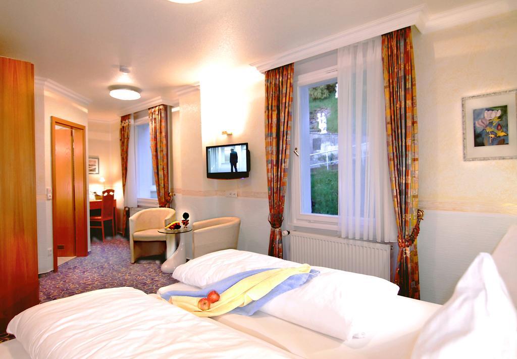 Hotel Weingaertner Bad Wildbad Δωμάτιο φωτογραφία